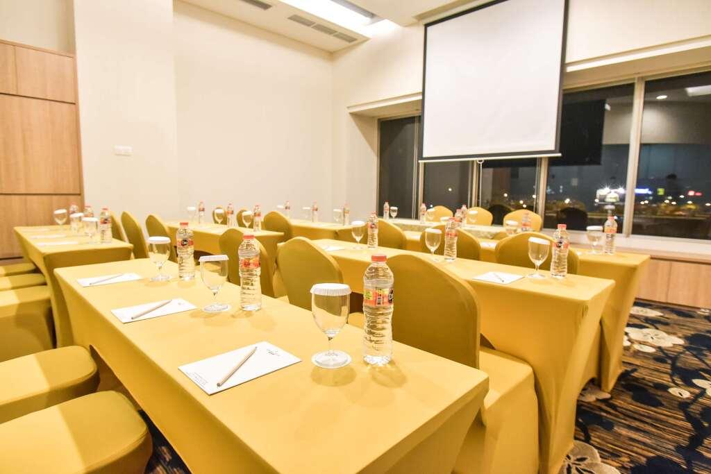 Тангеранг: Golden Tulip Essential Tangerang