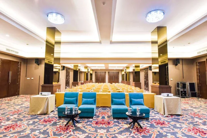 Тангеранг: Golden Tulip Essential Tangerang