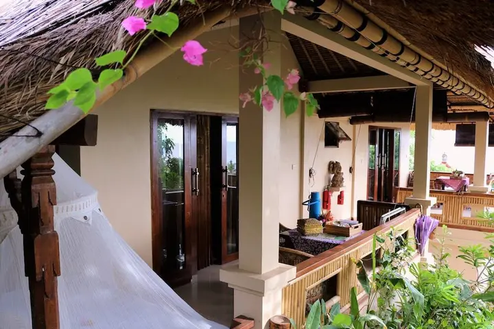 Пурвакерти: Om Shanti Cottages