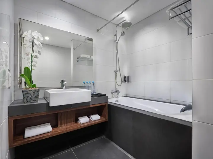 Караванг: Delonix Hotel Karawang