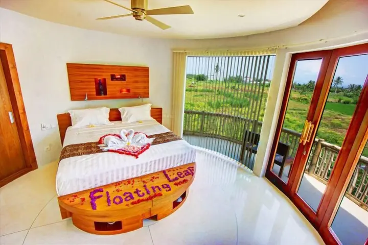 Сукавати: Floating Leaf Eco-Luxury Retreat
