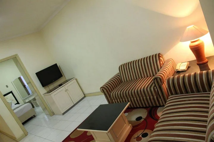Депок: Sejahtera Family and Apartment