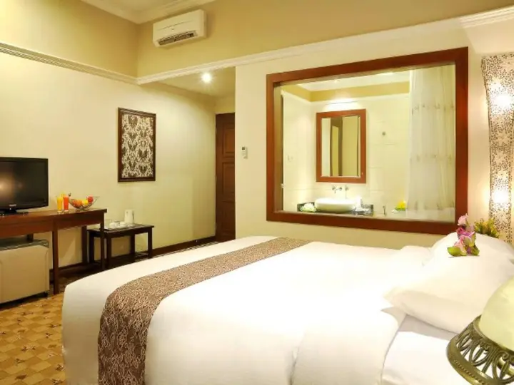 Чиребон: Grand Tryas Hotel