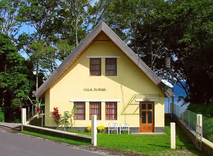 Озеро Тоба: Villa Durian