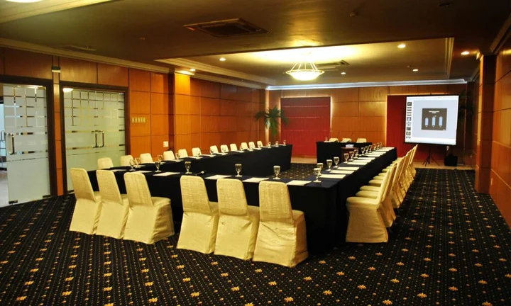 Самаринда: Hotel Bumi Senyiur