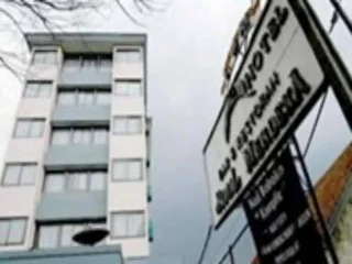 Бандунг: Hotel Royal Merdeka
