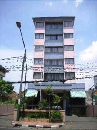 Бандунг: Hotel Royal Merdeka