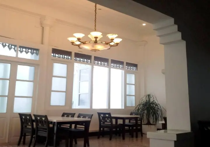Маланг: Alimar Hotel