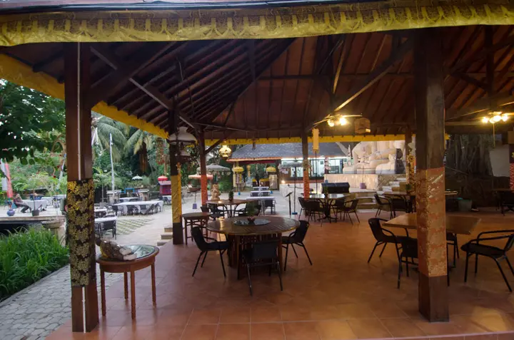 Суракарта: D Wangsa Hotel Solo