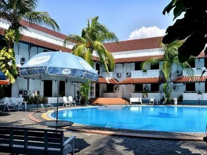 Тегал: Bahari Inn Tegal