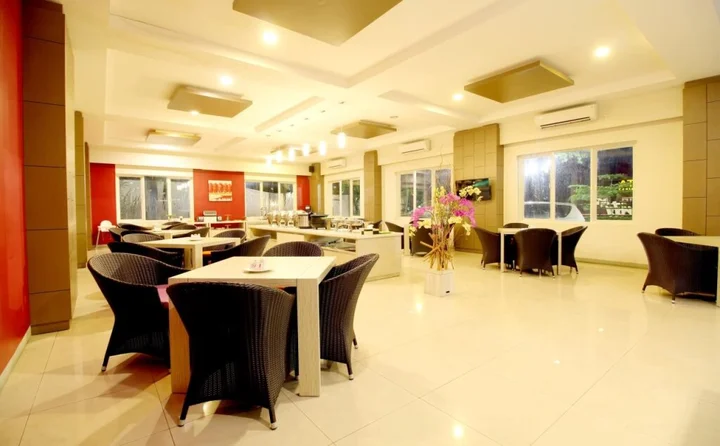Чиребон: Hotel Dewanti