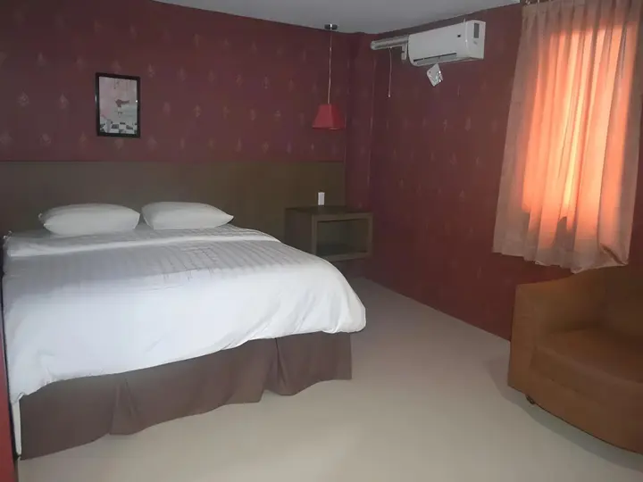 Медан: OYO 2574 Z Suites Hotel