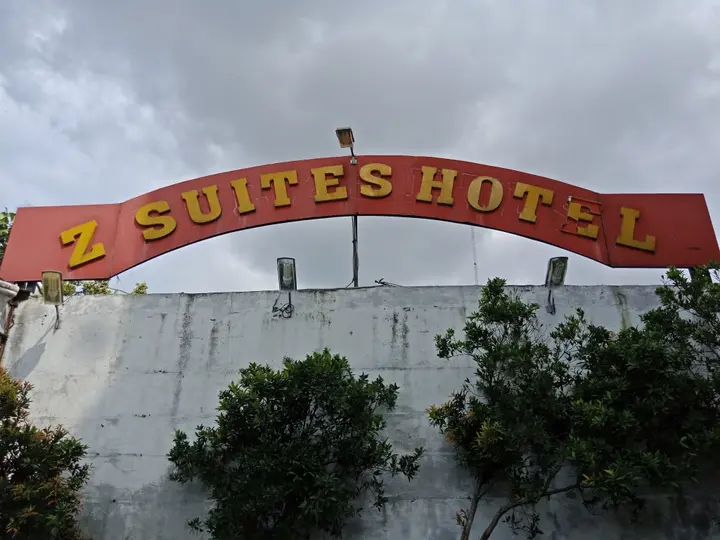 Медан: OYO 2574 Z Suites Hotel