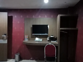 Медан: OYO 2574 Z Suites Hotel