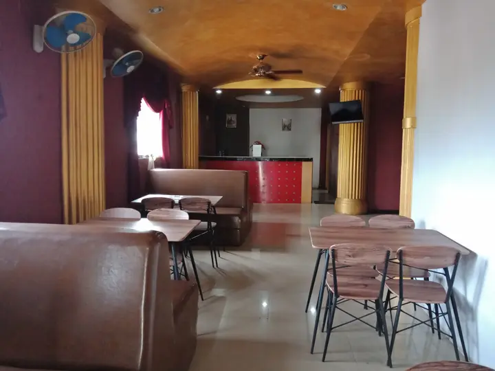 Медан: OYO 2574 Z Suites Hotel