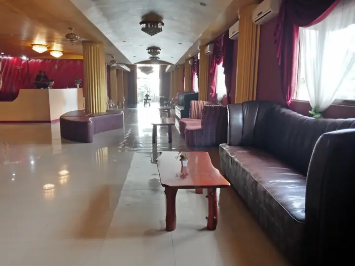 Медан: OYO 2574 Z Suites Hotel