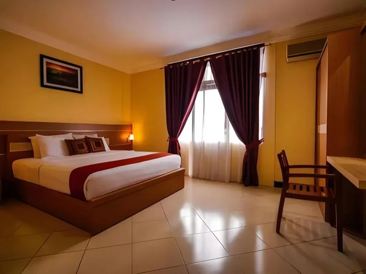 Букиттинги: Kharisma Hotel