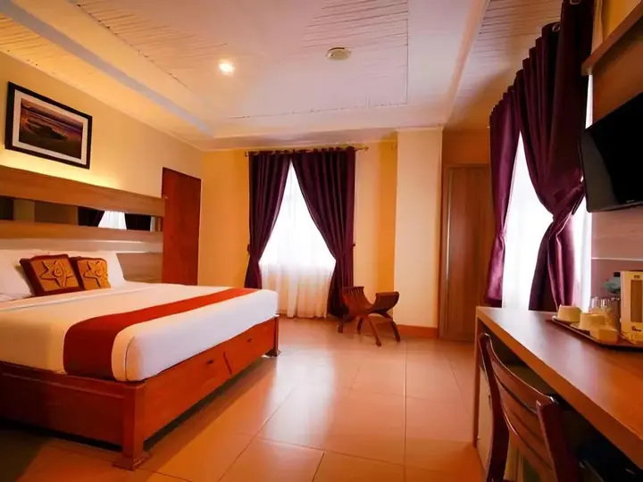 Букиттинги: Kharisma Hotel