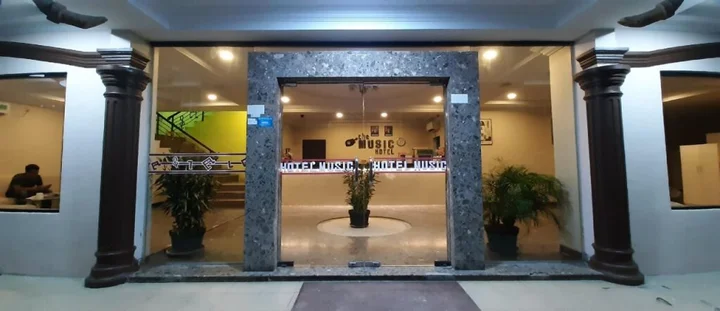 Батам: The Music Hotel