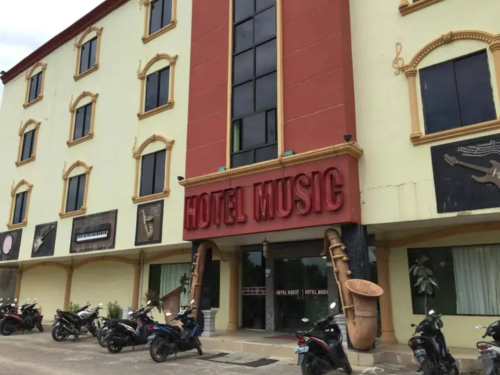 Батам: The Music Hotel