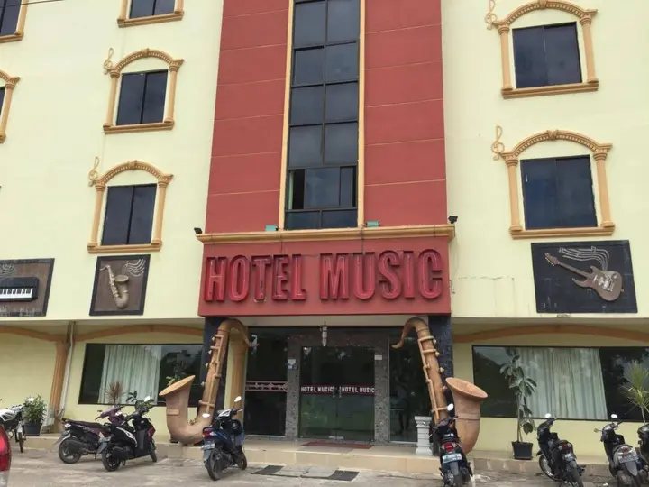 Батам: The Music Hotel