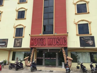 Батам: The Music Hotel