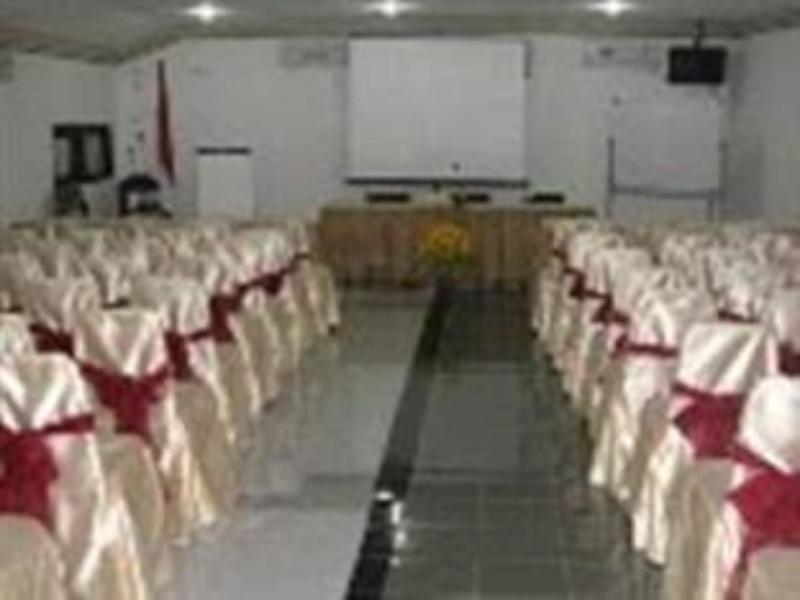 Амбон: RedDoorz Plus @ Tirta Kencana Hotel