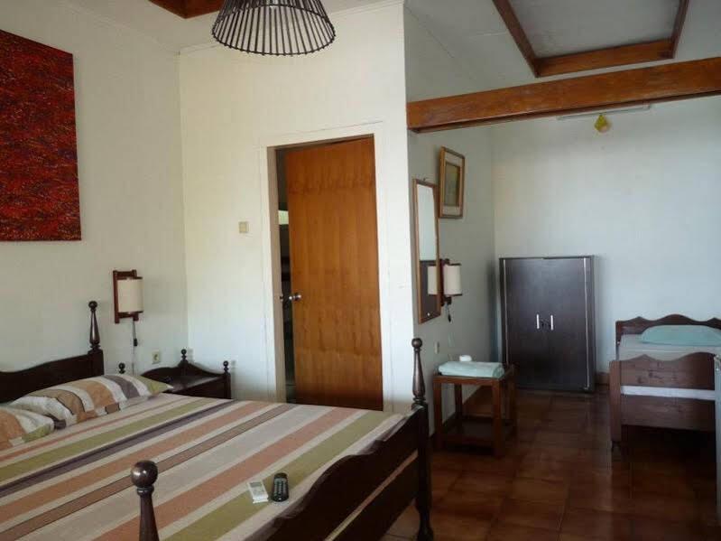 Пелабухан-рату: Bunga Ayu Bungalows & Restaurant
