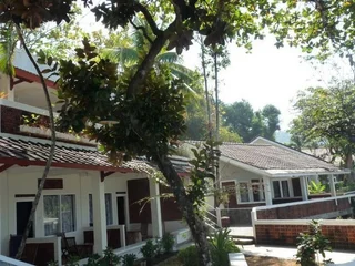 Пелабухан-рату: Bunga Ayu Bungalows & Restaurant