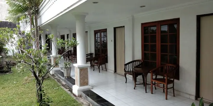 Суракарта: Hotel Sanashtri