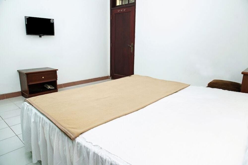 Сурабая: Hotel Dibino