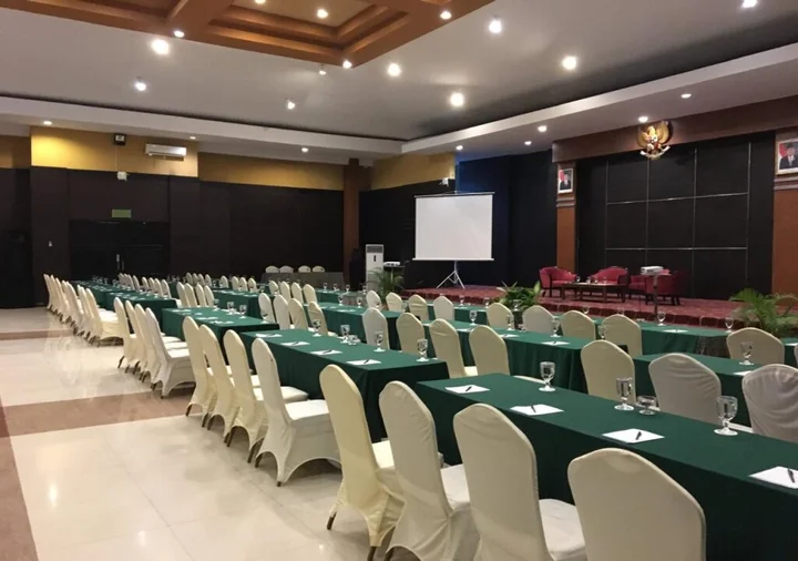 Депок: Gadjah Mada University Club