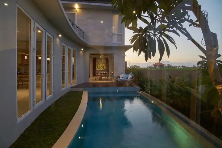 Сесе: Villa Surgawi Cemagi