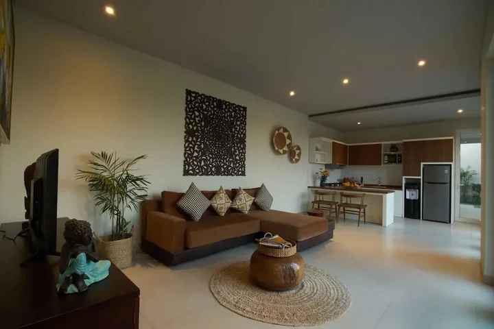 Сесе: Villa Surgawi Cemagi