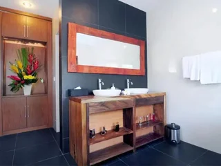 Переренан: Villa Sanga