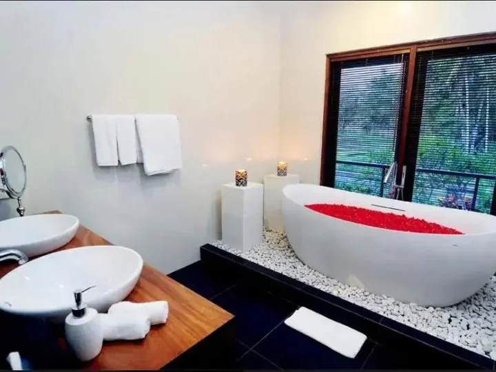 Переренан: Villa Sanga