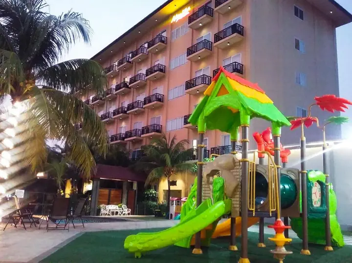 Тангеранг: Narita Classic Hotel