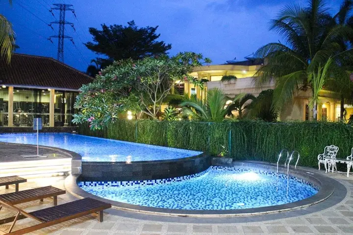 Тангеранг: Narita Classic Hotel