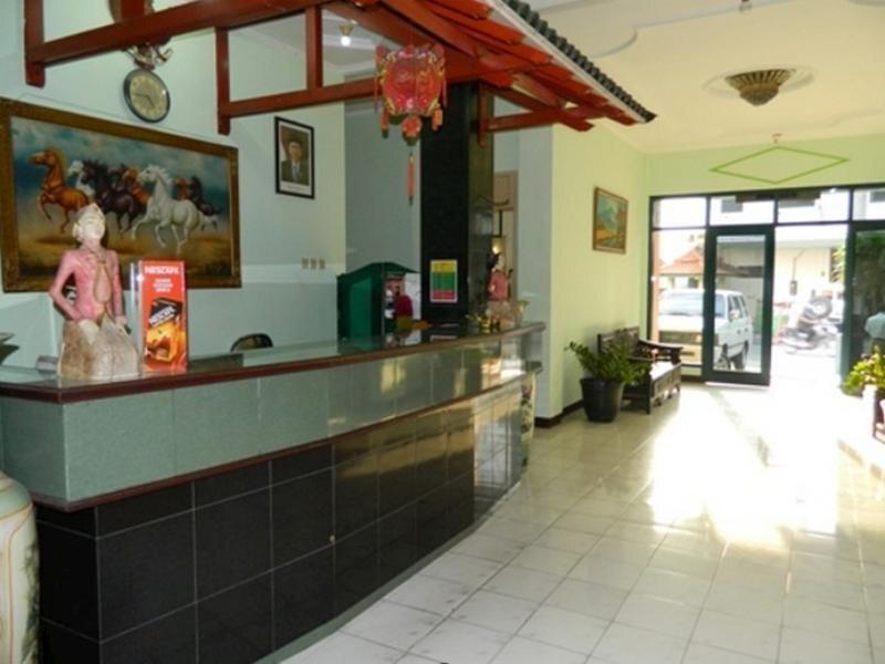 Суракарта: Hotel Tirtonadi Permai