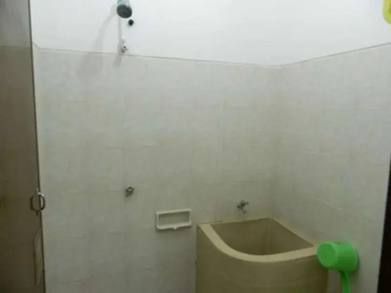 Суракарта: Hotel Atina