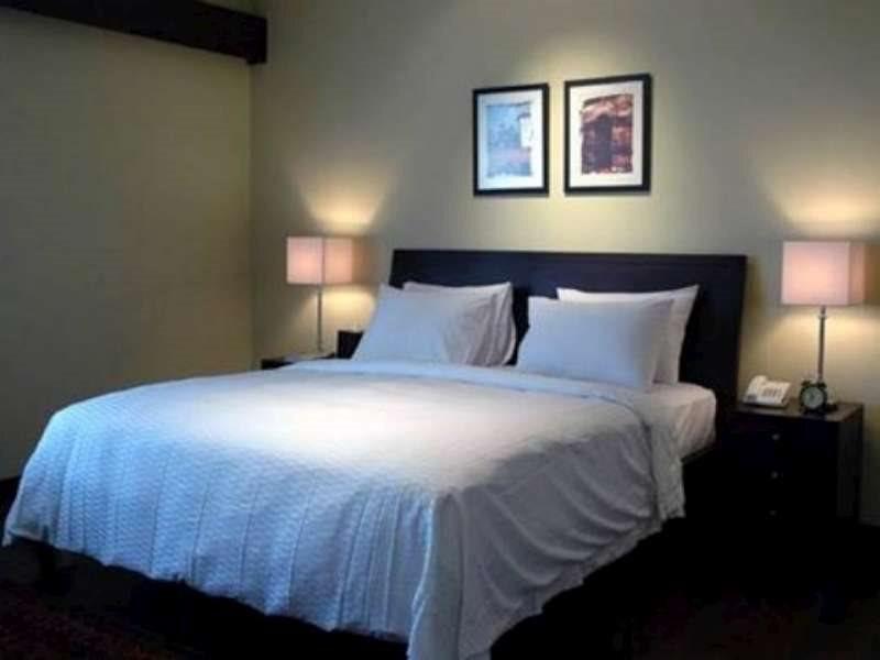 Паромпонг: MQ Guest House