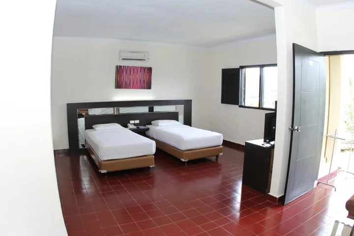 Озеро Тоба: Danau Toba International Cottage