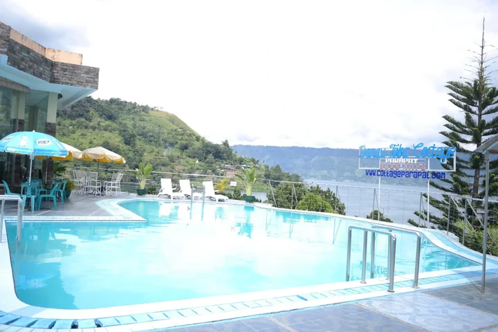 Озеро Тоба: Danau Toba International Cottage
