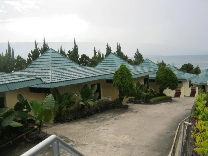 Озеро Тоба: Danau Toba International Cottage
