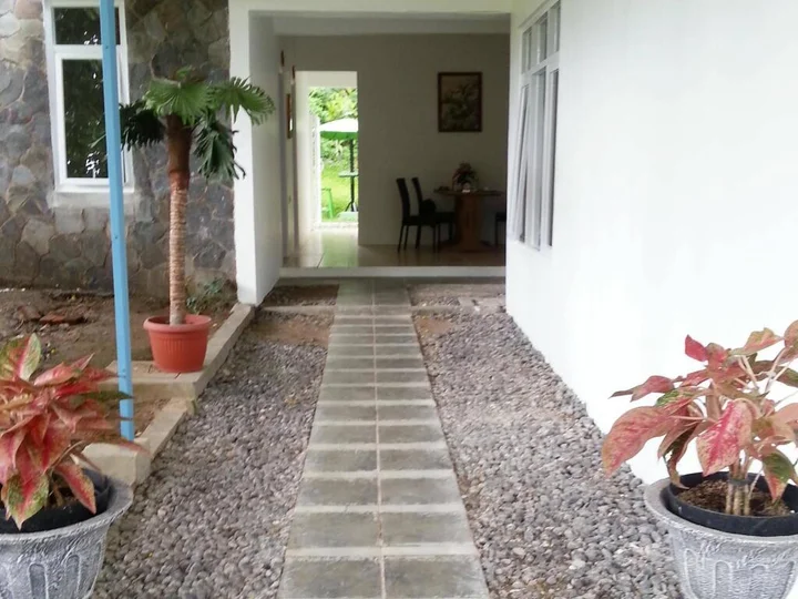 Аньер: The Tirtha Arumdalu Villas