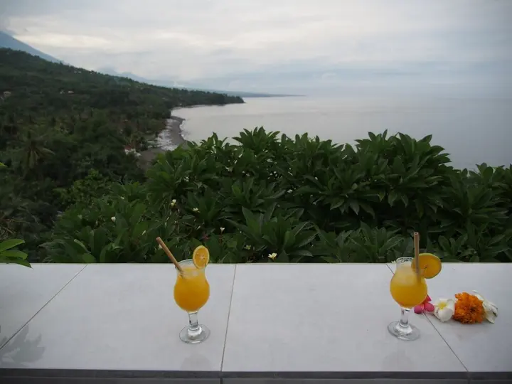 Бунутан: Waenis Sunset View Bungalow and Restaurant