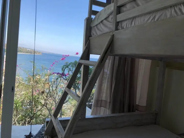 Бунутан: Waenis Sunset View Bungalow and Restaurant