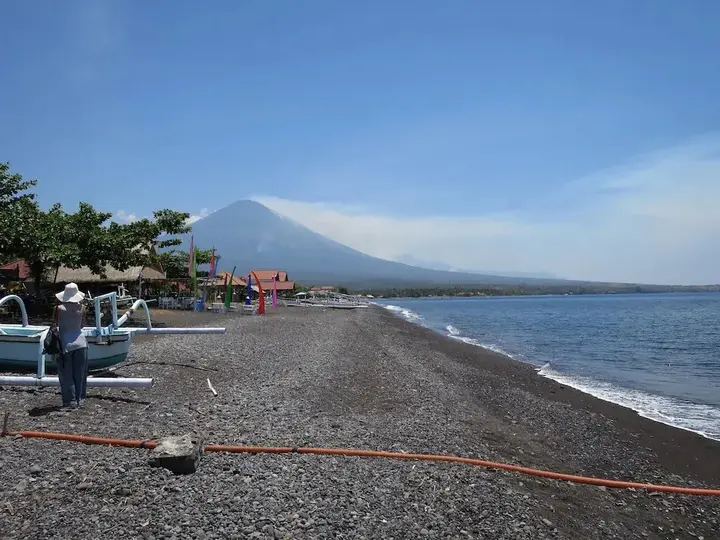 Бунутан: Amed Beach Resort