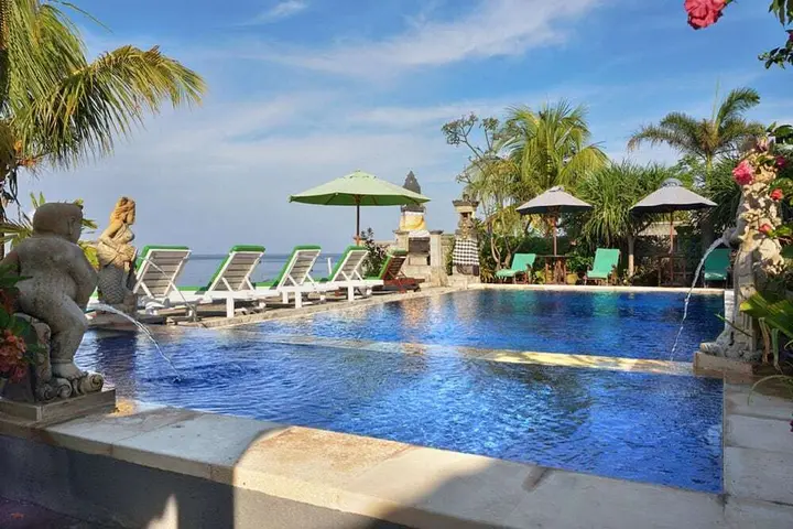 Бунутан: Amed Beach Resort