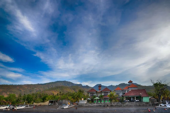 Бунутан: Amed Beach Resort